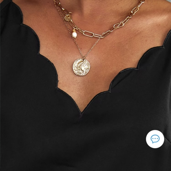 Black tank top - Picture 2 of 3